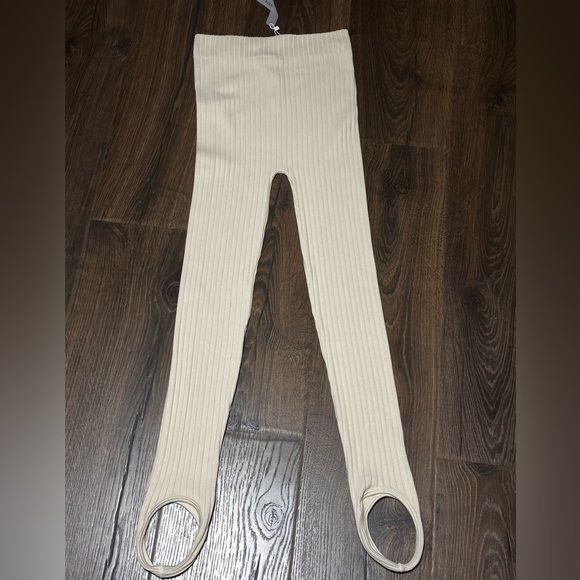 Zara Pants - Zara Beige Ribbed Stirrup Leggings